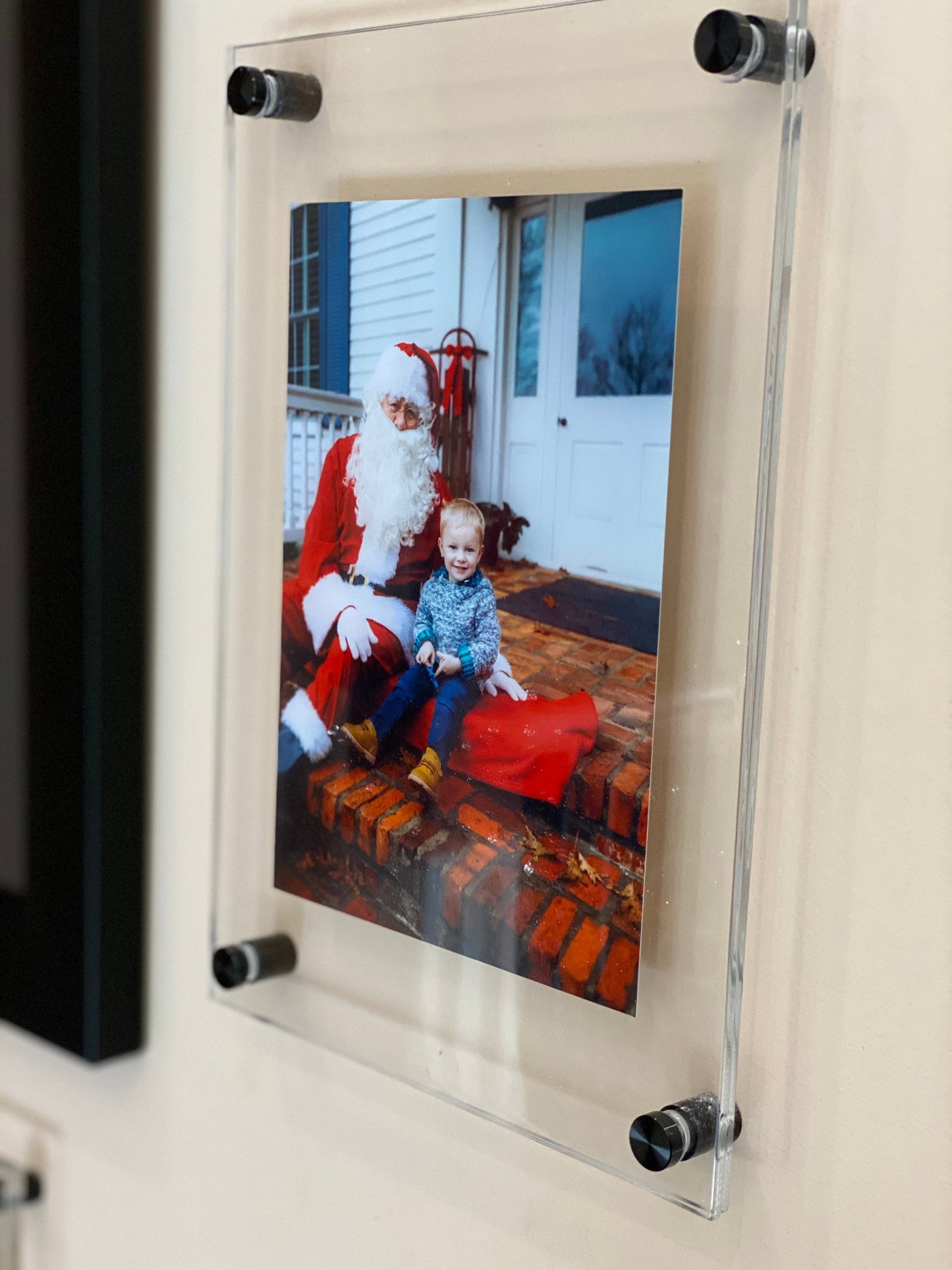 Acrylic Floating Frame: Wall Mounted Photo, Poster, Document